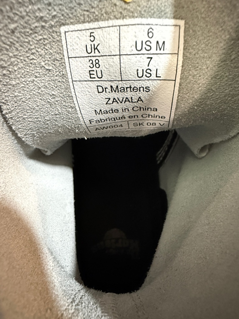 White Doc Martins Size 7 like new - Picture 6 of 8